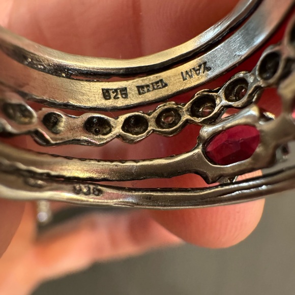 Elegant Silver and Red Garnet Gemstone Ring - Picture 6 of 6